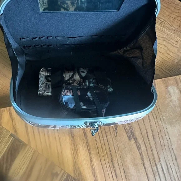 Vintage travel makeup case - Picture 4 of 14